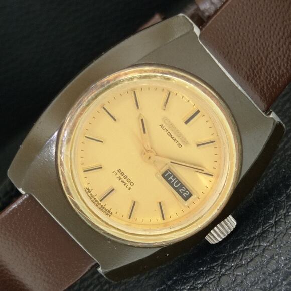 Vintage 1980 Citizen Automatic Womans Black Watch W/daydate & Gold accents main image 10